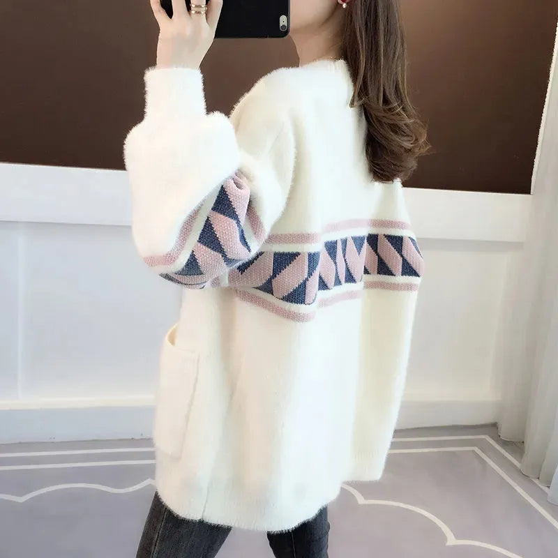 Eleganter Damen Kuschelpullover in Übergröße, ideal für einen entspannten, aber schicken Look.