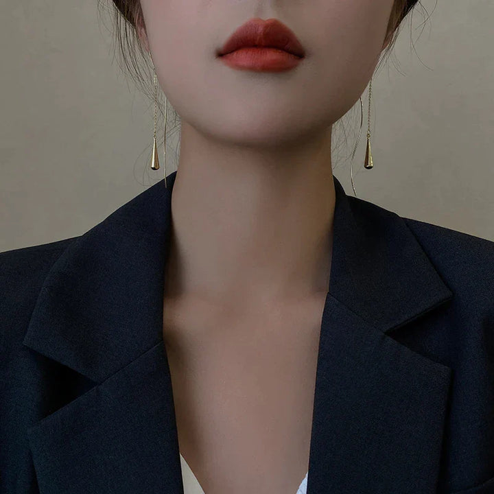 Minimalistische Wassertropfen-Ohrringe für Damen, ideal für jeden Anlass, edler Look.