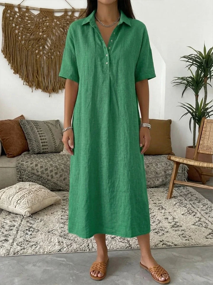 Vielseitiges Damen Calyra Midikleid mit Polokragen, locker fallend. Für entspannte Tage und Urlaub.