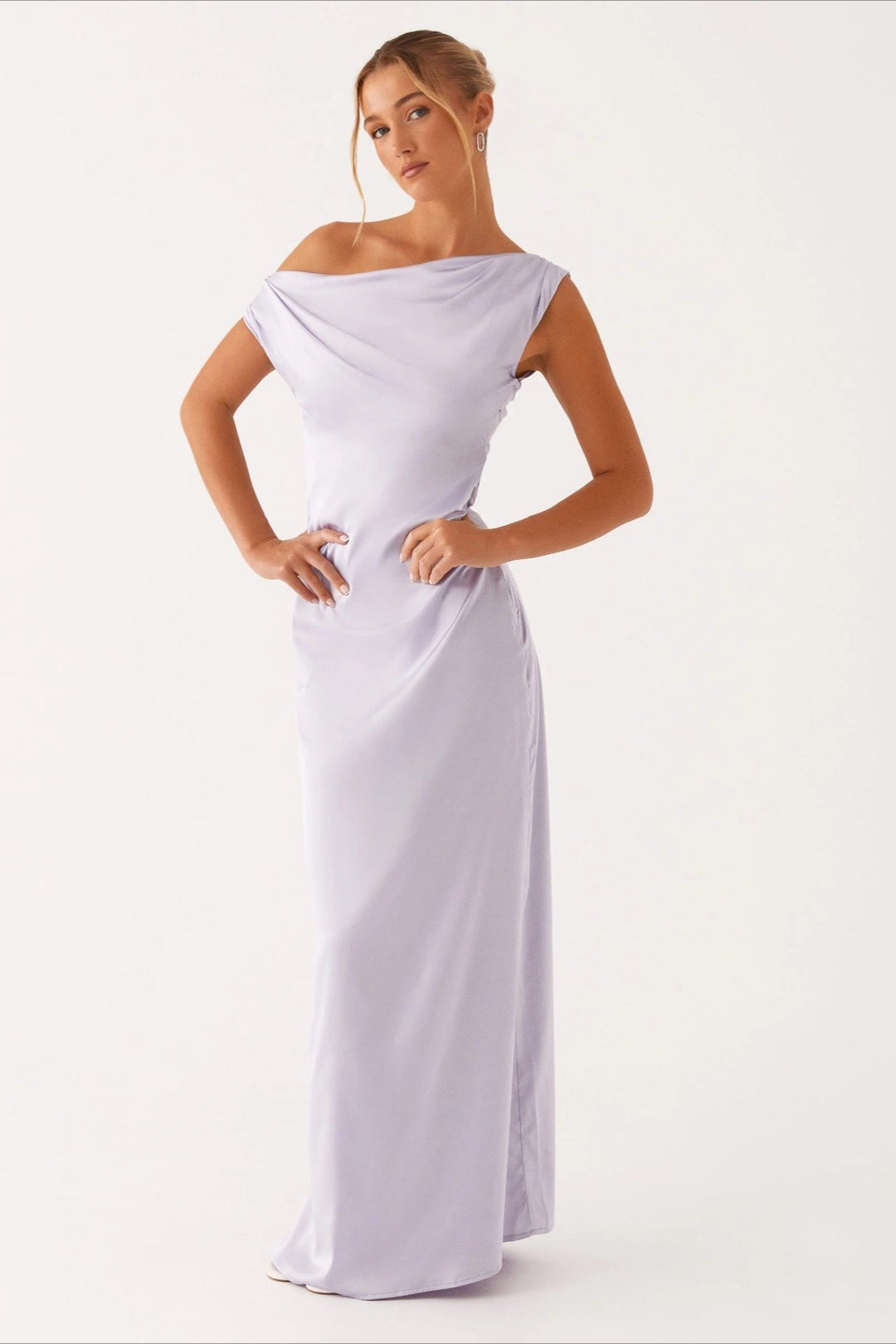 Festliches Damenkleid, bodenlanges Maxikleid mit eleganter, fließender Silhouette für Abendveranstaltungen.