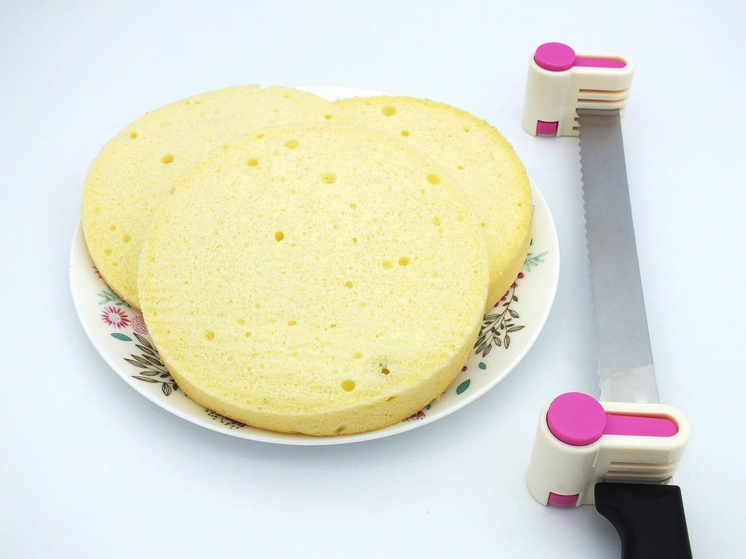 Praktisches 2er Set Kuchenschneider für akkurates Teilen von Tortenböden; unverzichtbares Backzubehör für Ebenmäßigkeit.