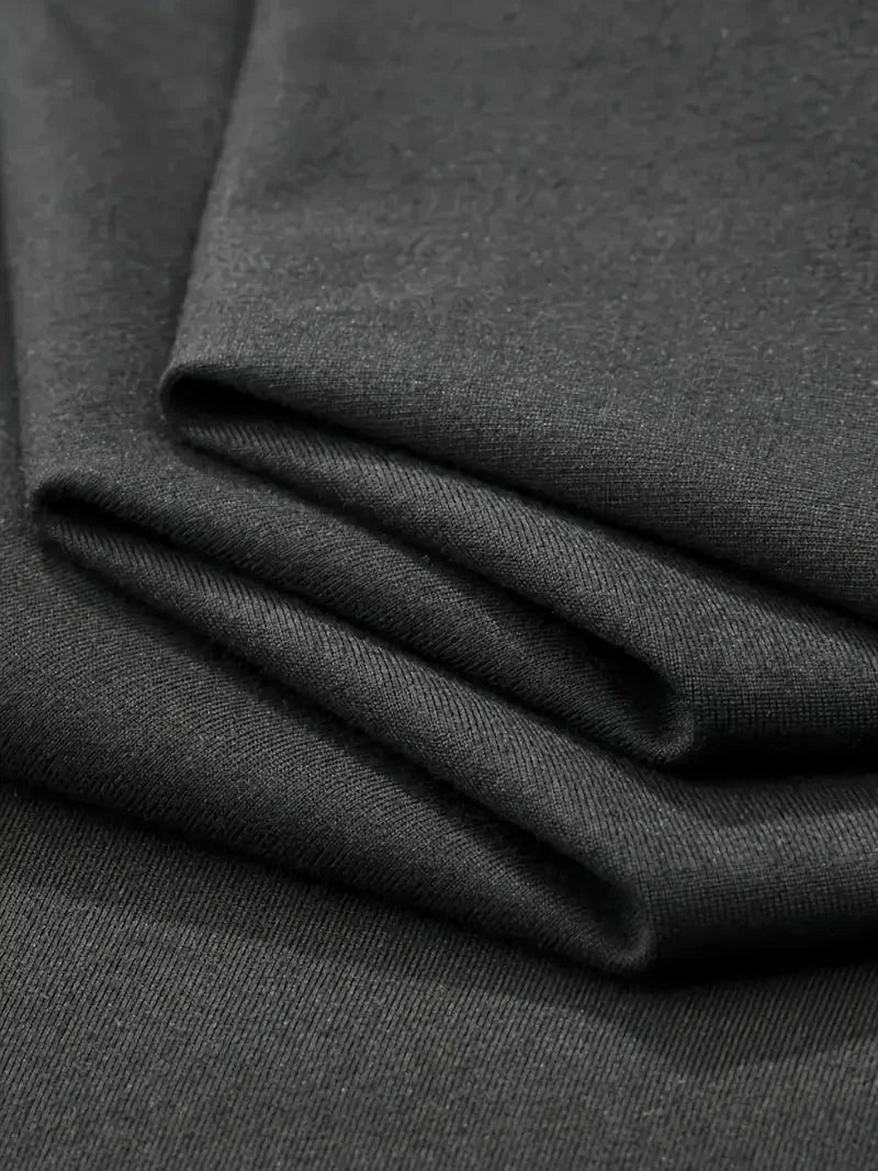 Modisches Herren Kurzarm T-Shirt, V-Ausschnitt, Slim Fit, für einen frischen Look.