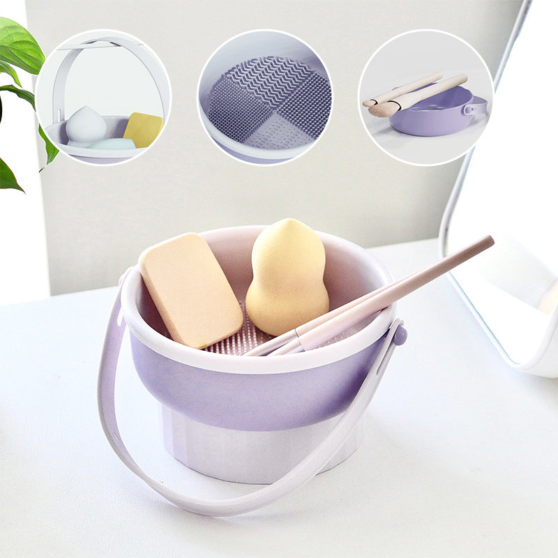 Platzsparende Reinigungsstation für Make-up-Pinsel. Organisiert Ihre Beauty-Tools optimal und effizient.