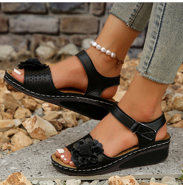 Alltagsschuhe Damen: Flexible und leichte Sandalen, die mit ihrem ergonomischen Design den ganzen Tag Komfort garantieren.