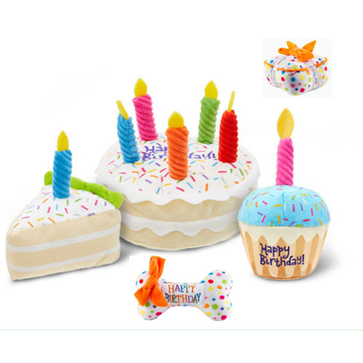 Hundespielzeug Geburtstags-Set: Plüschkuchen & Quietschknochen. Das perfekte Geschenk für jeden Hund.