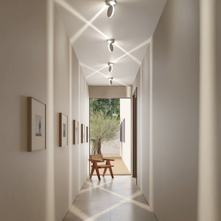 360° LED Projektor Lampe, die magisches Stimmungslicht an die Decke projiziert für entspanntes Ambiente.