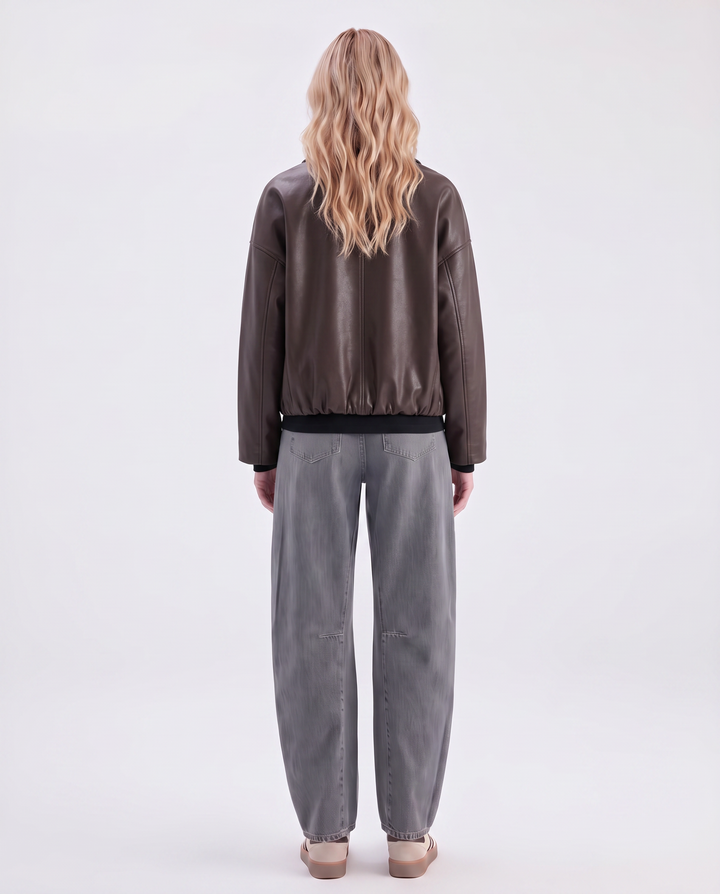 Vielseitige Damen Übergangsjacke mit gerafftem Saum und Kentkragen für moderne Looks.
