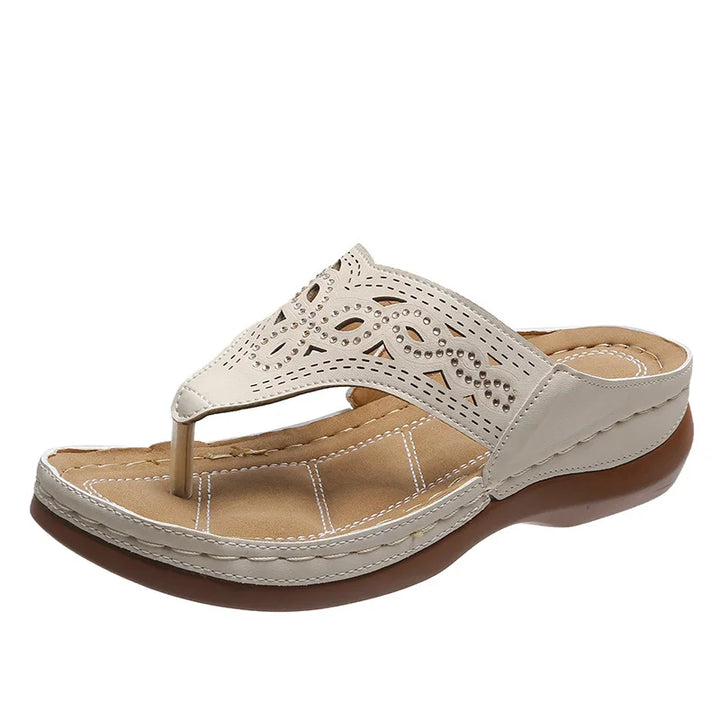 Damen orthopädische Keilabsatz Sandalen in Braun für Komfort & Haltungskorrektur. Bequeme Sommerschuhe.