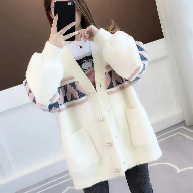 Vielseitiger Damen Pullover in Übergröße, gestrickt und locker – perfekt für jede Damenmode.