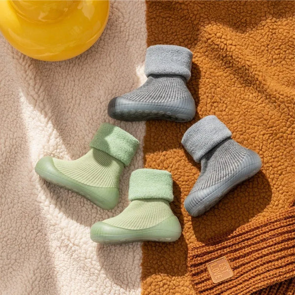 Warme Lauflernschuhe für Babys, weich, rutschfest und sicher für Babyfüße.
