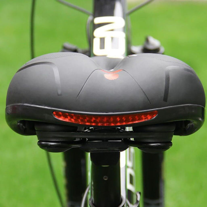 Innovativer ErgoRide Sattel mit ergonomischem Design zur Schmerzlinderung beim Radfahren & Touring.