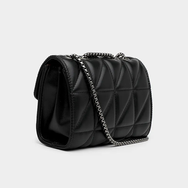Luxus Damen Messenger Umhängetasche in Schwarz, mit Kettenakzent, chic und praktisch.