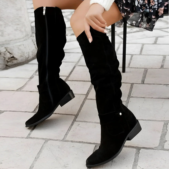 Komfortable Damenschuhe: Elegante Winterstiefel mit angenehmer Dämpfung für lange Tage.