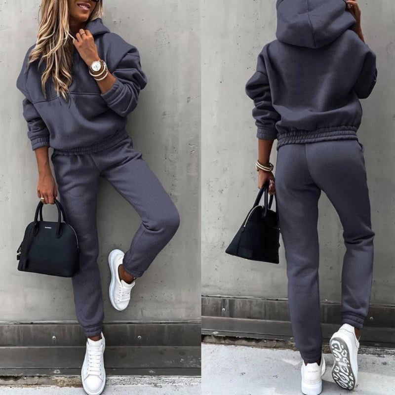 Stylischer Damen Jogginganzug für modebewusste Frauen; perfekter Athleisure-Zweiteiler für Herbst & Alltag.