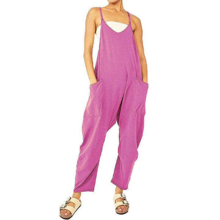 Lockeres Damen Jumpsuit Outfit mit V-Ausschnitt, Seitentaschen, perfekt für warme Tage.