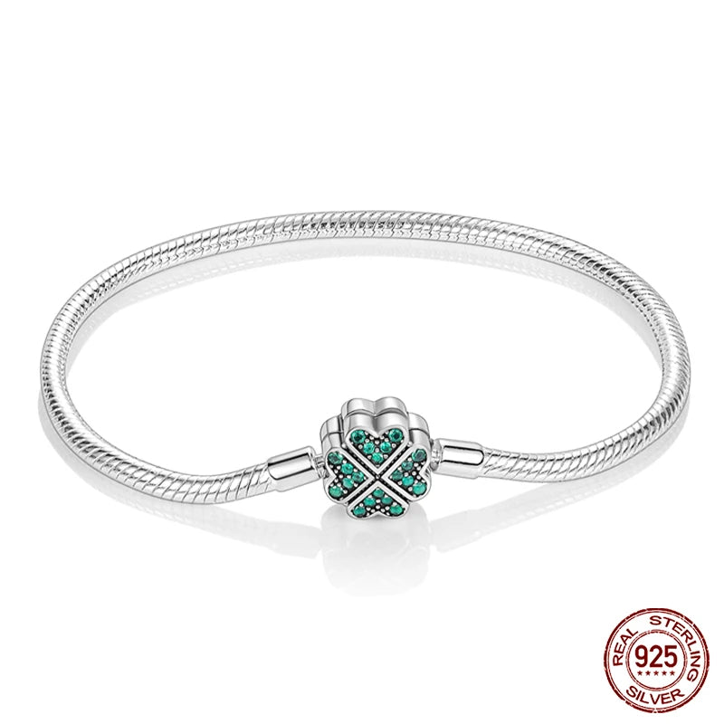Elegantes Damen 925 Silberarmband mit himmlischen Charms: funkelnde Sterne, Mond & Zirkone. Perfektes Geschenk.