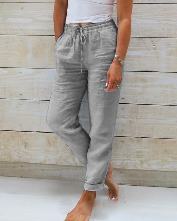 Leichte Damenhose mit elastischem Bund & lockerem Bein, perfekt für Frühling & Sommer, in elegantem Schwarz.