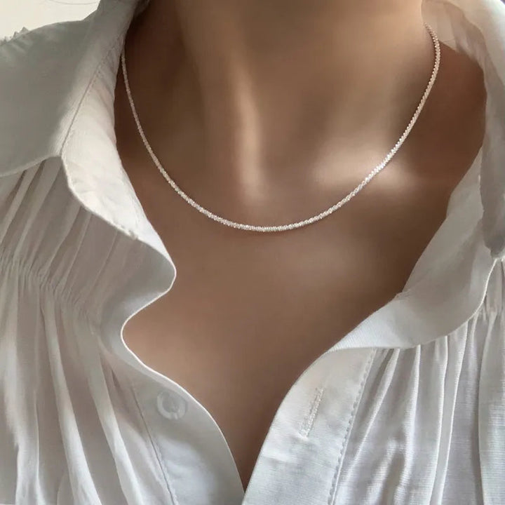 Schimmernde Silberkette für Damen, aus echtem 925er Sterlingsilber, ideal als elegantes Geschenk.