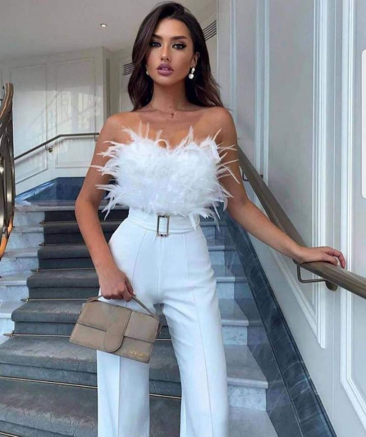 Moderner Damen Einteiler mit Bandeau-Top, perfekt als Party Outfit oder bequemer Sommer Jumpsuit.