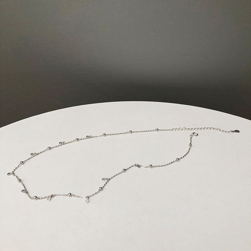 Elegante Damenhalskette aus 925 Sterling Silber, zierlich, mit glänzenden Silberperlen & Scheiben.