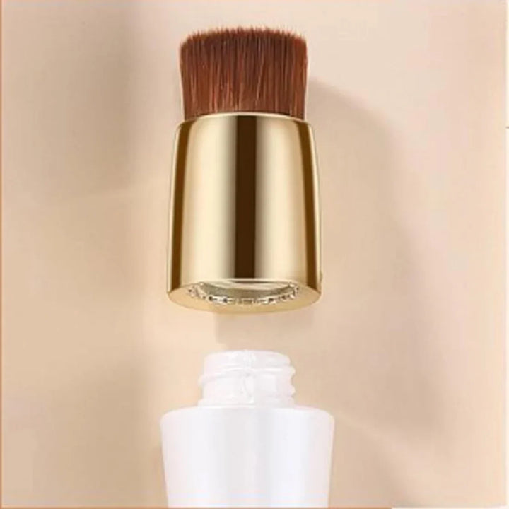 Anpassungsfähige Damen Foundation & Concealer mit Farbwechsel. Für nahtlosen, perfektionierten Hautton.