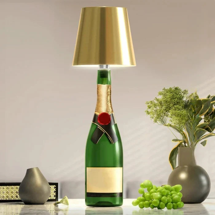 Design-Tischlampe mit RGBIC Stimmungslicht, ideal für gemütliche Abende und flexible Beleuchtung.