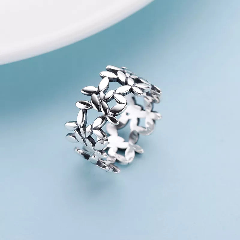 Glänzender Silber Blumenring für Damen, verstellbar für optimalen Tragekomfort, perfektes Geschenk für Sie.