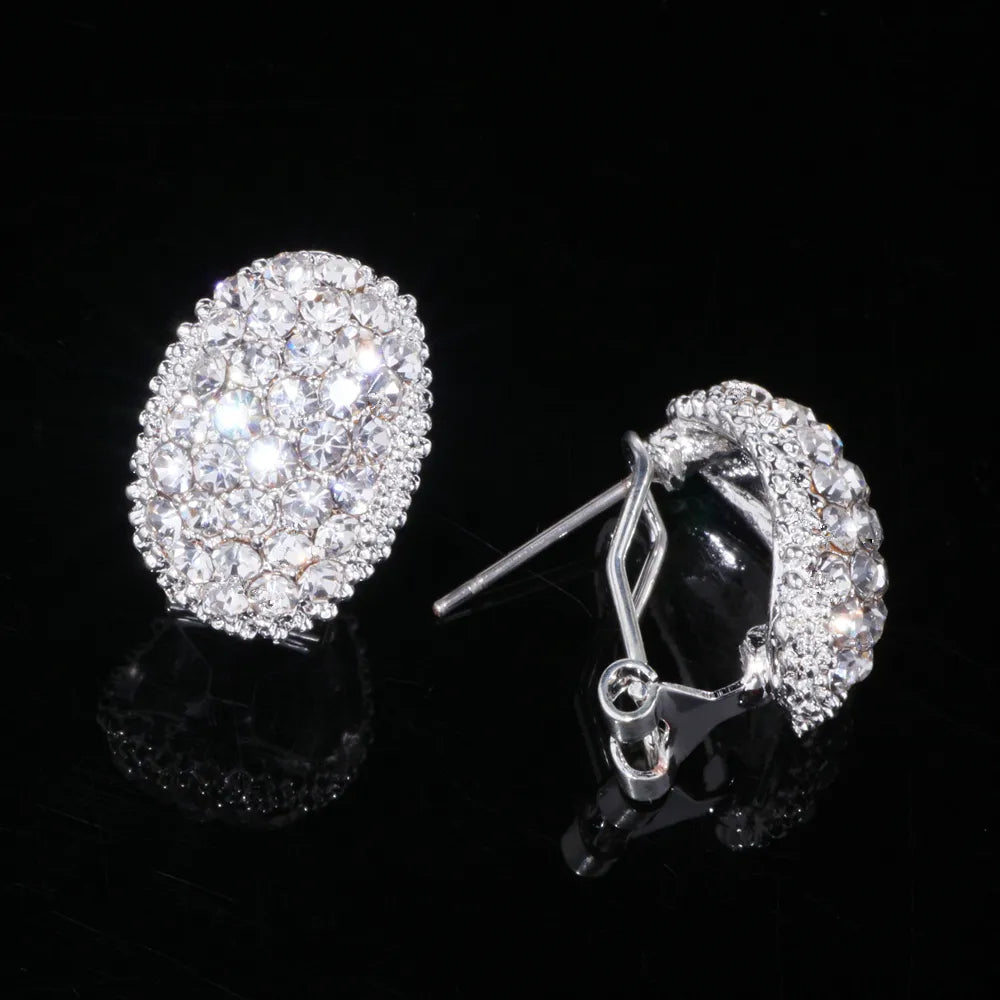 Ovale Edelstahl-Ohrringe mit funkelnden Zirkonia-Steinen für Damen; eleganter, vielseitiger Damenschmuck für jeden Tag.