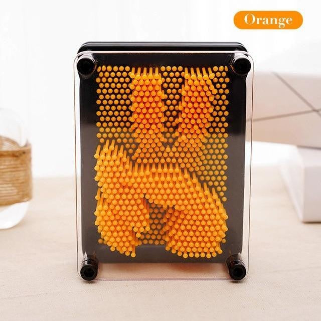 Das 3D Pin Art Brett mit vielen Stiften zum Erzeugen von einzigartigen, beeindruckenden Skulpturen.