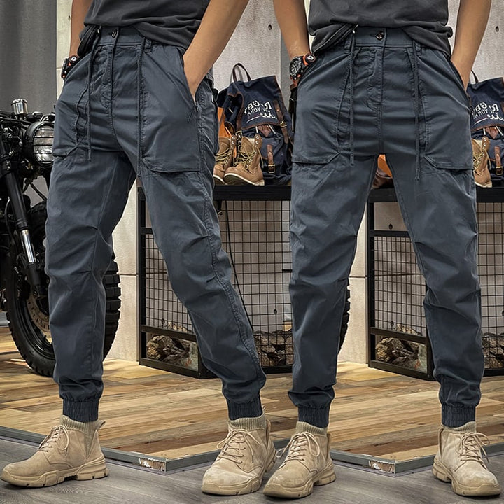 Bequeme Herren Stretch-Cargohose für maximale Bewegungsfreiheit. Ideal als Freizeithose und Outdoorhose.