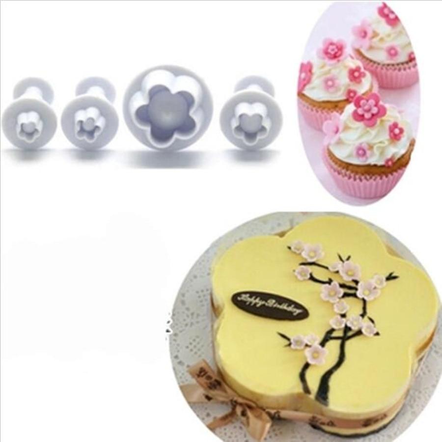 Pflaumenblüten Backformen-Set (4-teilig) aus Silikon für einzigartige Kuchendeko & Gebäckdekorationen.