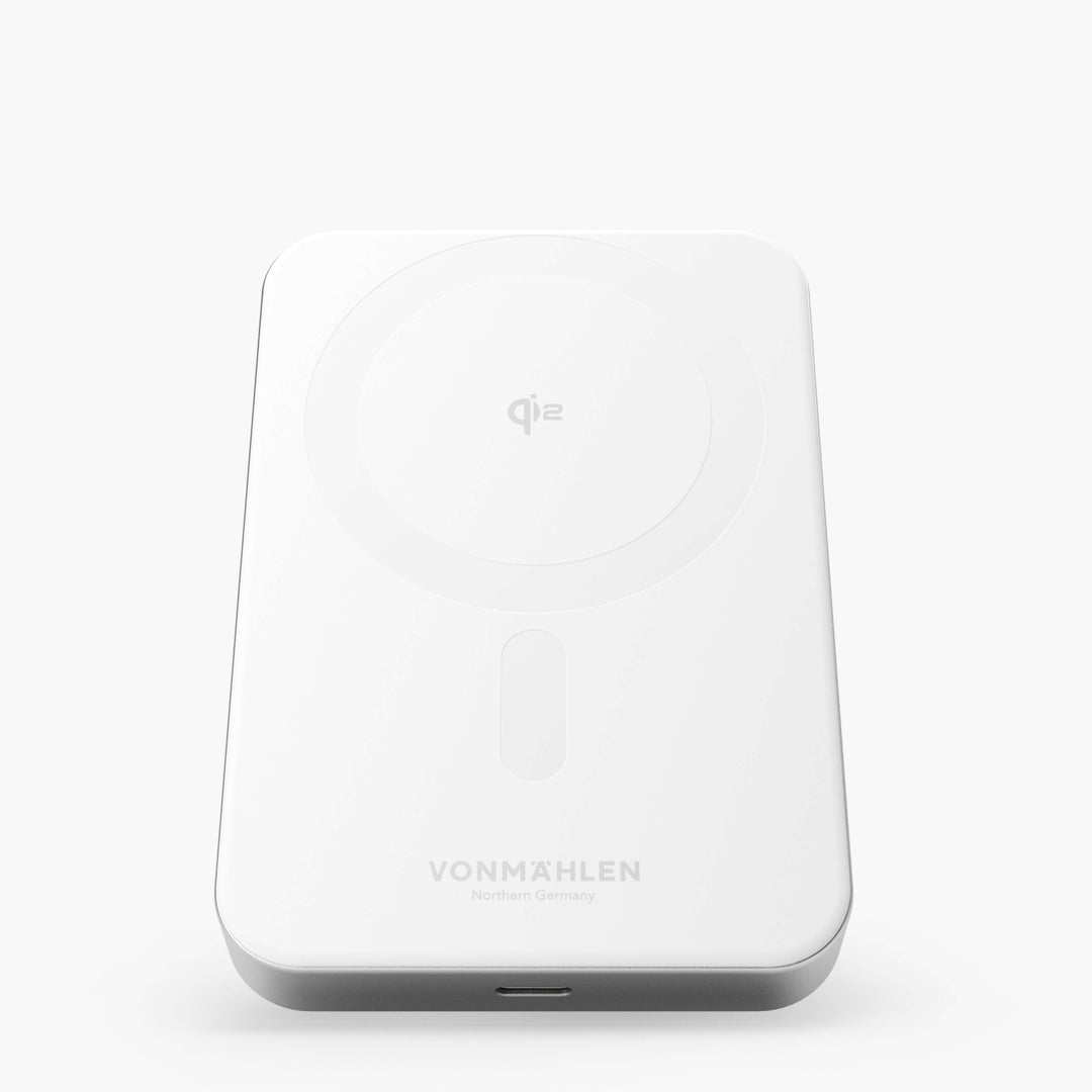 Universelle MagSafe Powerbank 10000 mAh: USB-C und kabelloses Qi2 für maximale Kompatibilität.