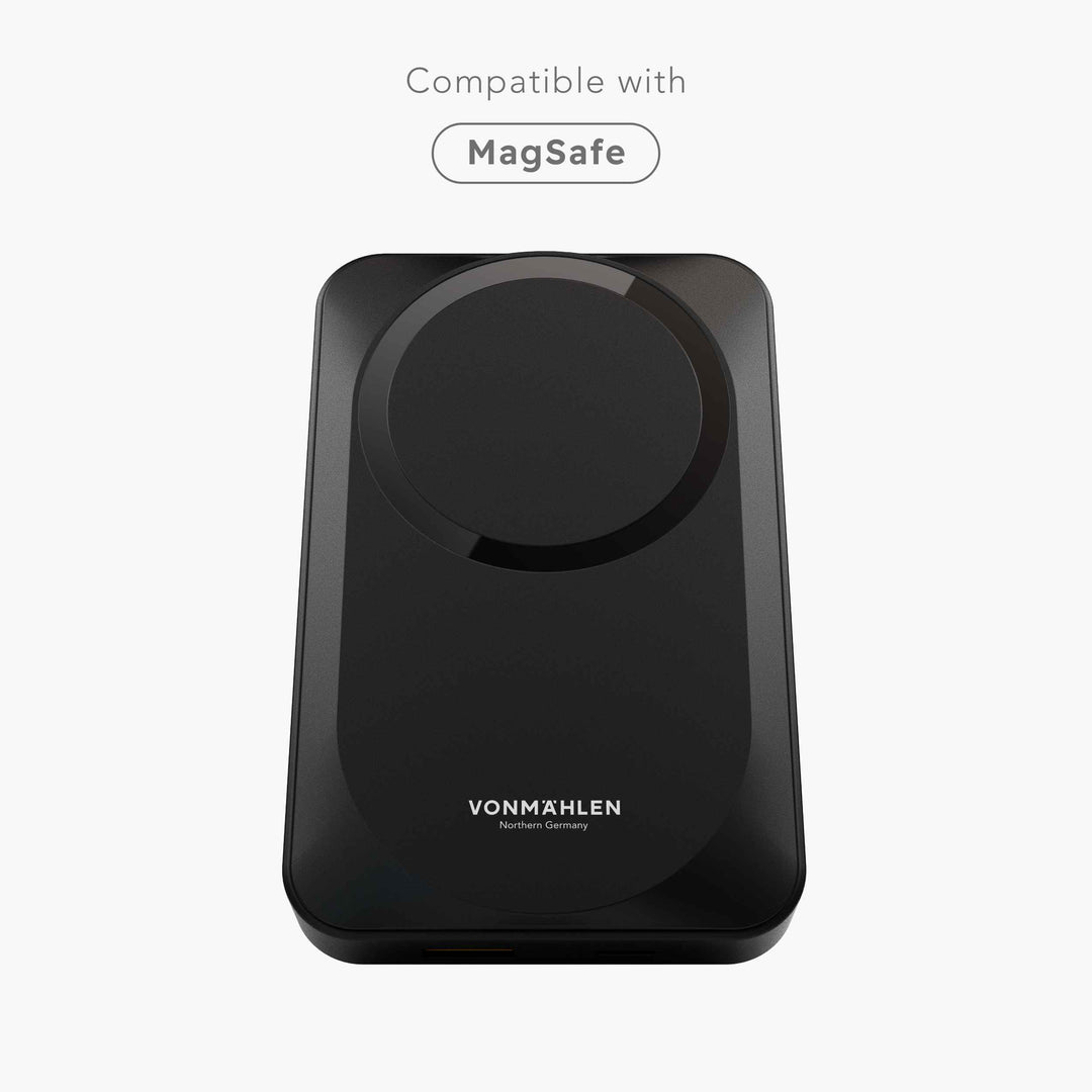 Mobile Powerbank 10000 mAh mit festem USB-C Ladekabel, kompaktes Ladezubehör für Smartphones.
