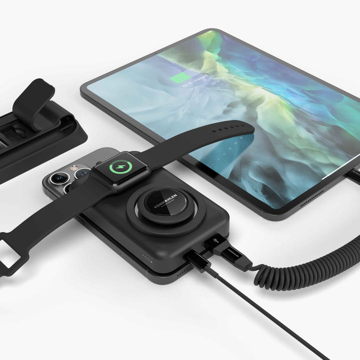 Schwarze magnetische Powerbank 10000 mAh mit praktischem USB-C Kabel für schnelles Laden.