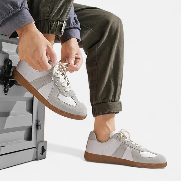 Stilvolle Herren Retro-Wintersneaker, sportlich-lässiges Design, perfekt für kalte Tage und Komfort.