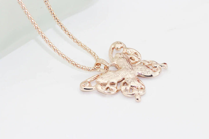 Roségold-Schmetterlings-Halskette für Damen, mit Opal, als Geschenk für Neuanfang & Transformation.