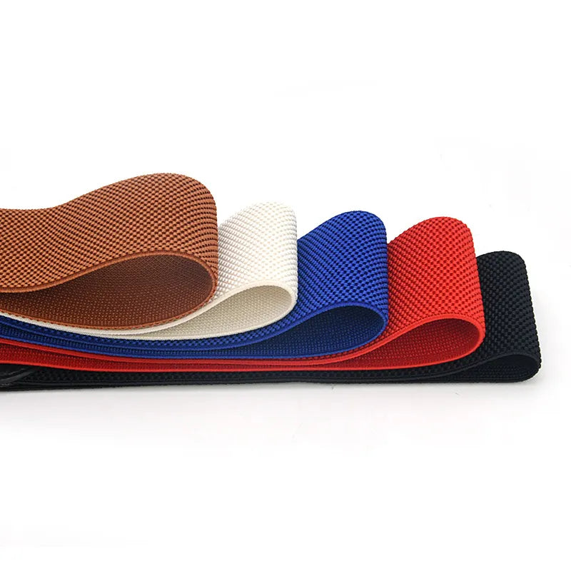 Moderner Damengürtel im Pariser Stil, ein Must-have-Accessoire für stilvolle Outfits das ganze Jahr.