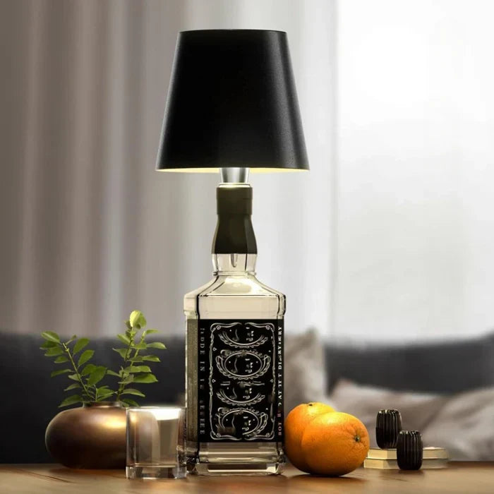 Moderne Akku LED Lampe, dimmbar, perfekt als kabelloses Stimmungslicht für jede Umgebung.