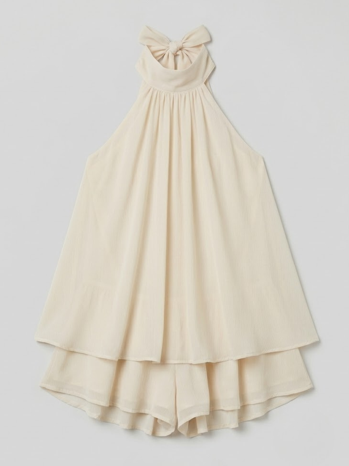 Kurzes Abendkleid für Damen, Neckholder, glamourös und auffallend.
