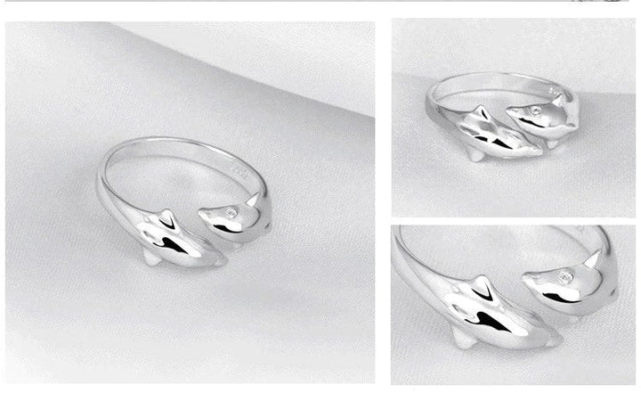 Wunderschöner Damen-Silberring als Geschenk, mit zwei Delfinen – ein eleganter Symbolschmuck im Meeresthema.