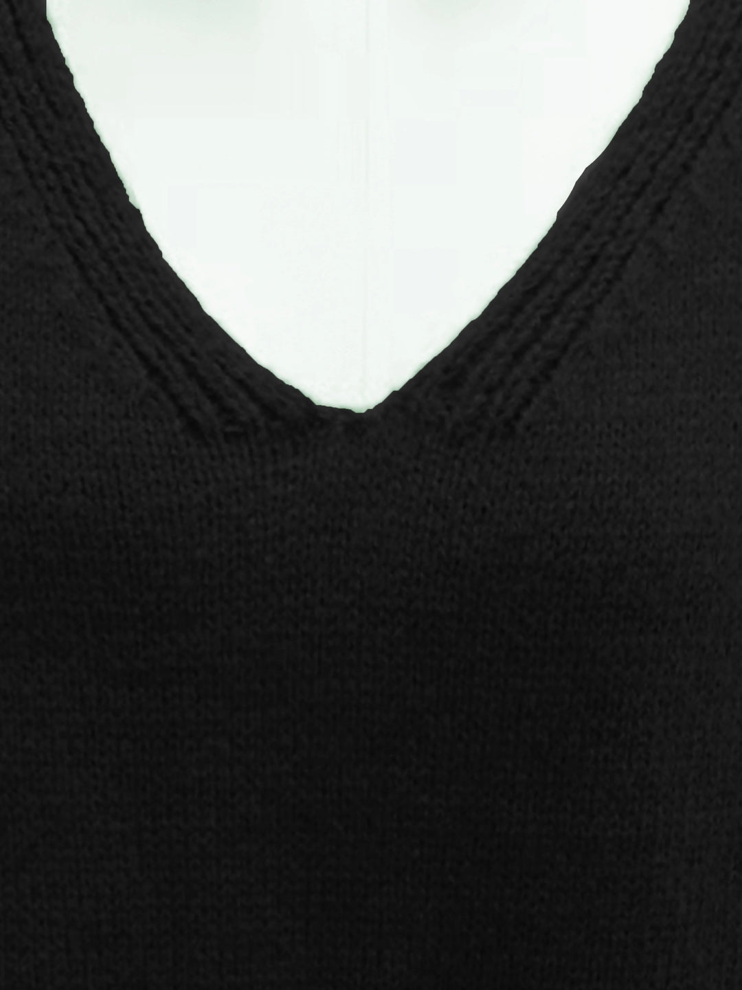 Bequemer Damen Longpullover mit V-Ausschnitt in Übergröße. Perfekt für kurvige Frauen, ganzjährig tragbar.