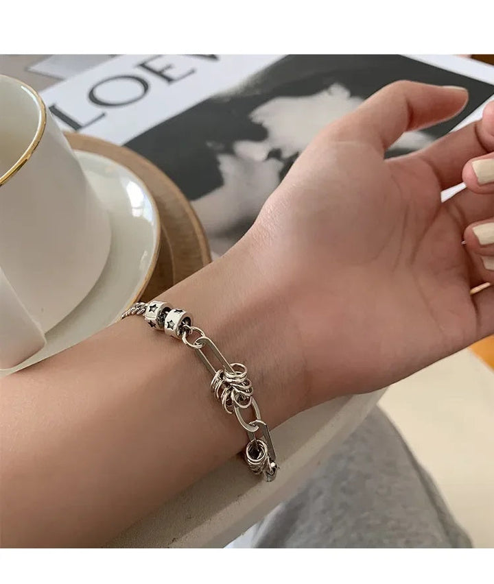 Sterlingsilber Damen Armband 'Punk Passion' mit markantem Herzdesign. Ein rebellisches Punk Manschettenarmband.