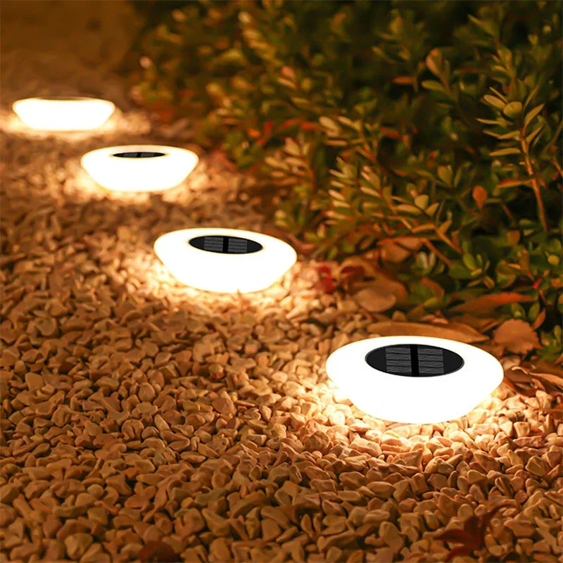 4er-Set energieeffizienter Solar Wegeleuchten für Garten & Außenbereich. Wetterfeste LED-Gartenbeleuchtung.