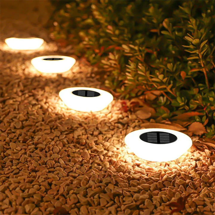 4er-Set energieeffizienter Solar Wegeleuchten für Garten & Außenbereich. Wetterfeste LED-Gartenbeleuchtung.