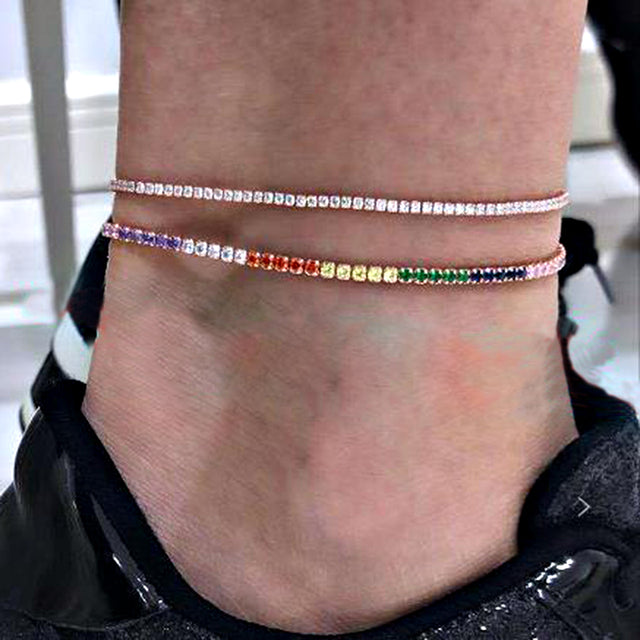 Feminines Fußkettchen: Schlangenkette und Perlen harmonisch kombiniert für stilvolle Damen. Boho Look.