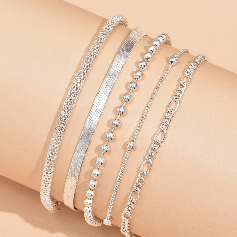 Vielseitiges Damen Fußkettchen: Perlen & Schlangenkette passen zu jedem Stil. Ein schönes Geschenk.