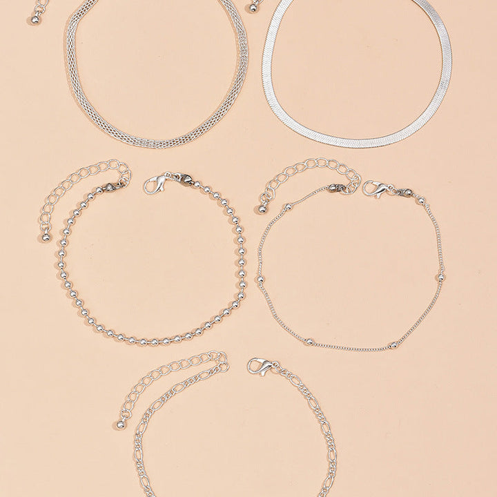 Langlebiges Edelstahl Perlen Fußkettchen mit eleganter Schlangenkette für Frauen. Robust & stilvoll.