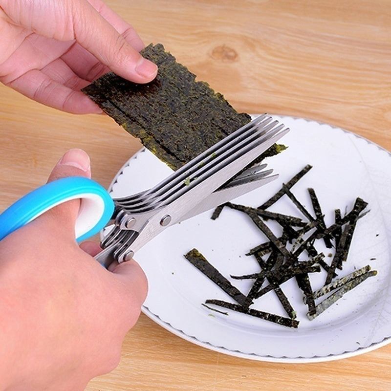 Vielseitige 5-Klingen-Küchenschere aus Edelstahl. Perfekt für präzises Schneiden von Kräutern und Gemüse.