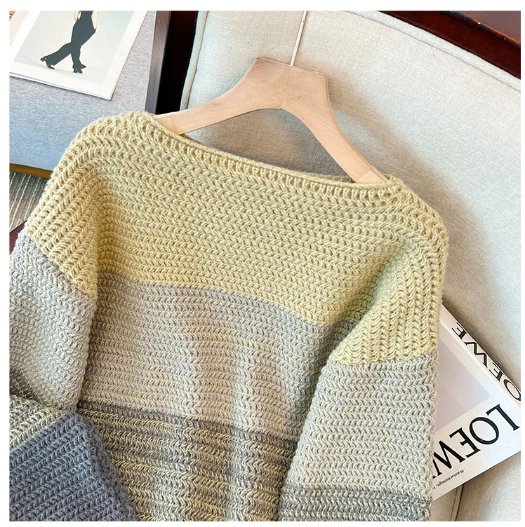 Gemütlicher Damen Pullover Übergröße mit Patchwork. Perfekt für Herbst und Winter, bequemer Schnitt.