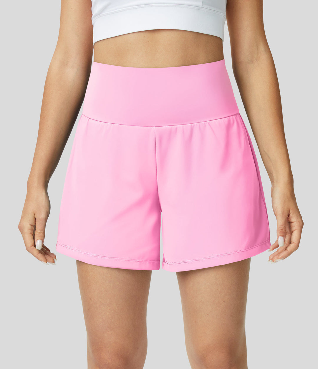 Funktionelle Damen Yoga & Sport Shorts High Waist mit praktischen Seitentaschen.